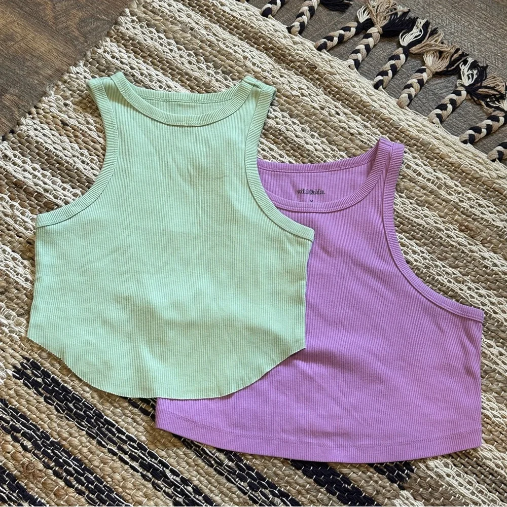 ☾ AE cropped tank top bundle - Picture 2 of 5